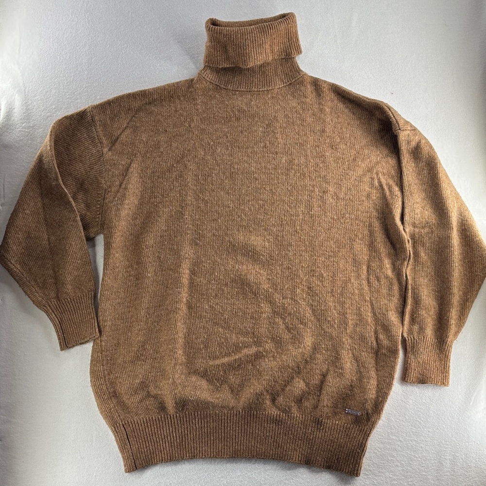 Women’s oversized Calvin Klein Brown Turtleneck Sweater - size Small